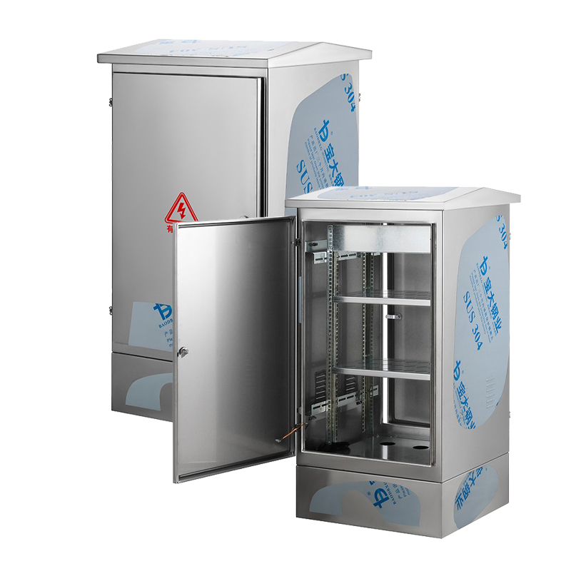 Boîtier en acier inoxydable avec unité de distribution d'alimentation intégrée