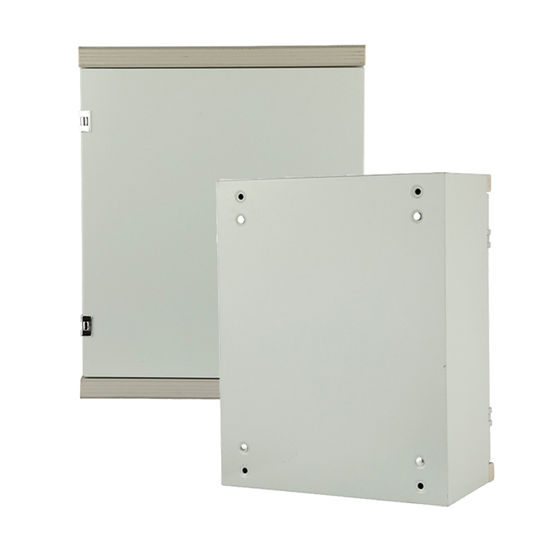 Boîte électrique avec ouvertures prédécoupées sur tous les côtés