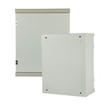 Boîte électrique avec ouvertures prédécoupées sur tous les côtés